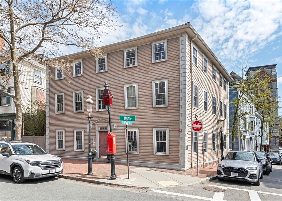 2nd image of 55 Main St APT 2