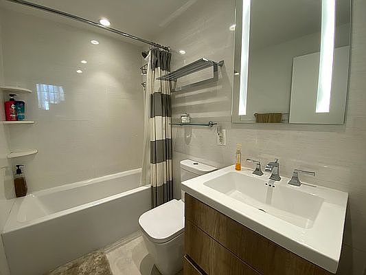 5th image of 123 E 54th St APT 7B