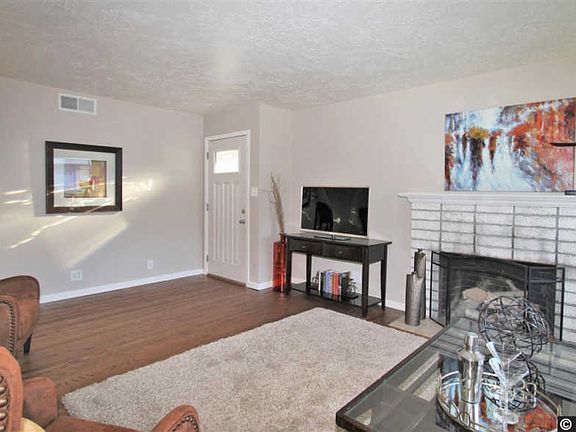 3rd image of 3020 Sheldon Dr
