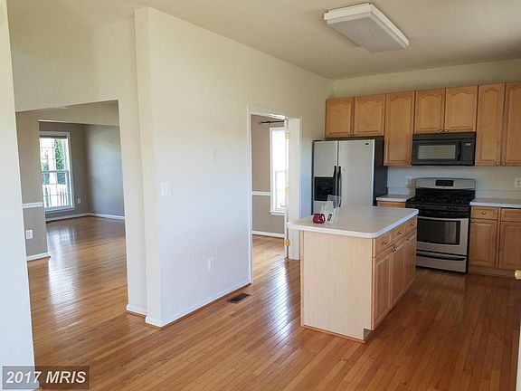 4th image of 17929 Lyles Dr