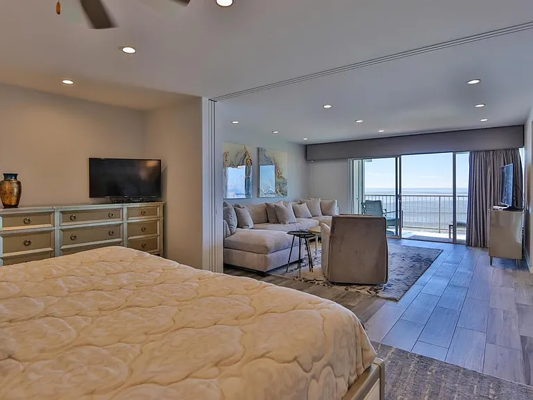 861 Beachfront Dr #B — Photo 7