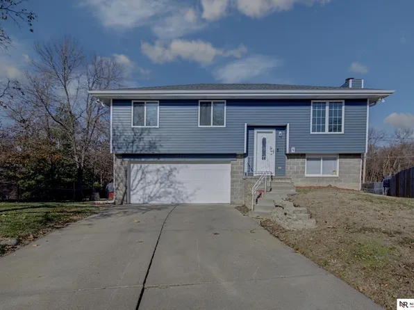 5133 Jefferson Cir, Omaha, NE 68117