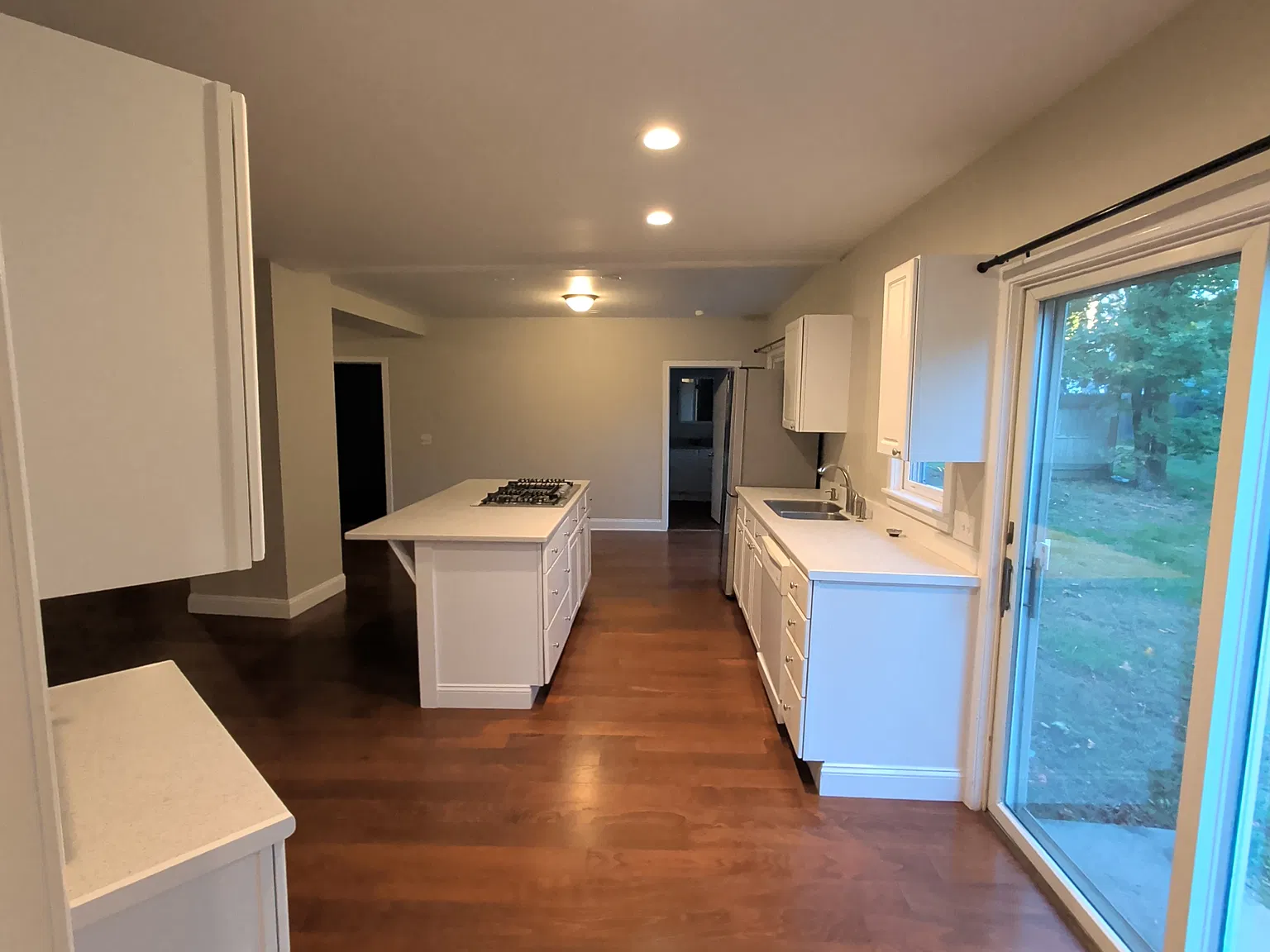 18 Railroad Ave — Photo 2