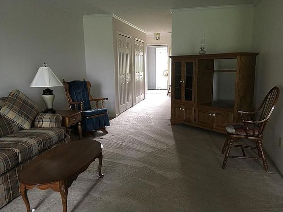 3rd image of 810 Avalon Dr