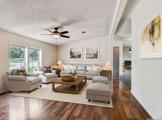 780 Castles Dr, Canyon Lake, TX 78133