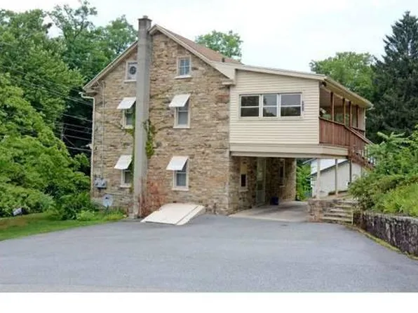 332 Galen Hall Rd N Unit 2, Wernersville, PA 19565