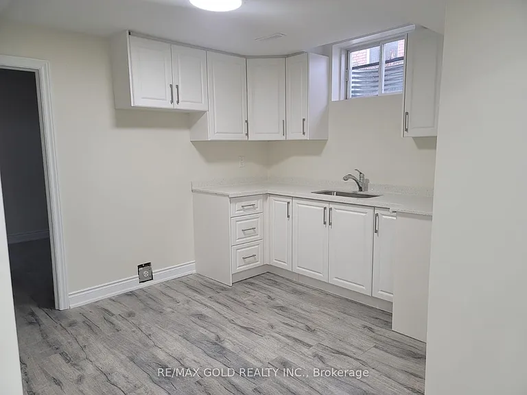 4 Devonsleigh Dr — Photo 10