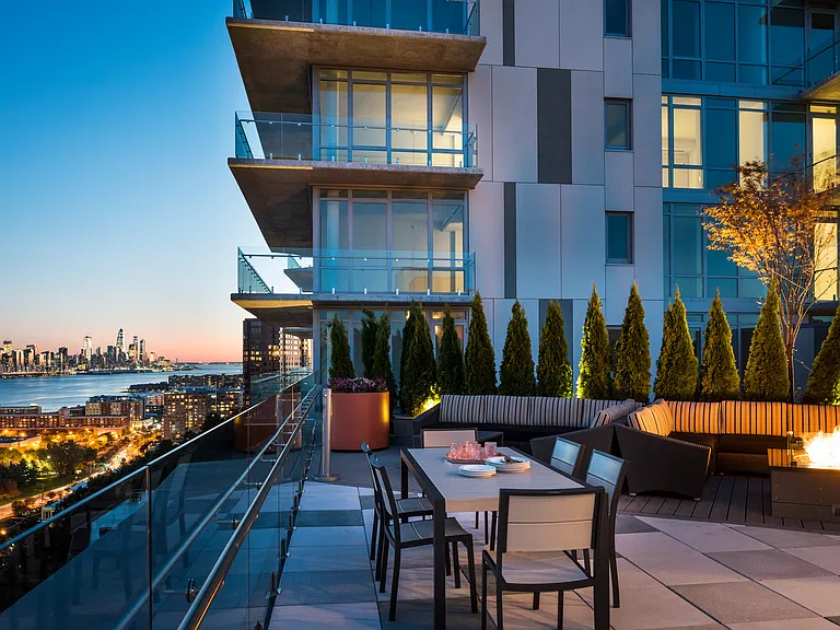 One Park Condos — Photo 35