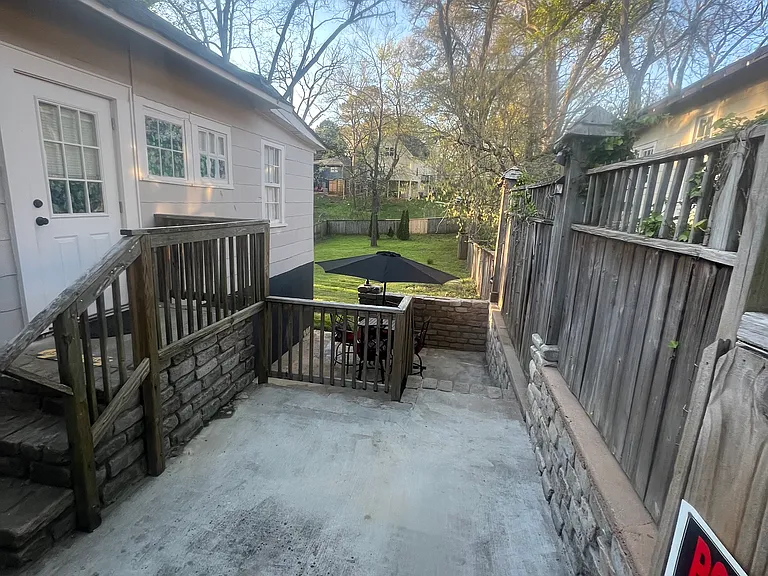 1843 Lakewood Ave SE — Photo 32