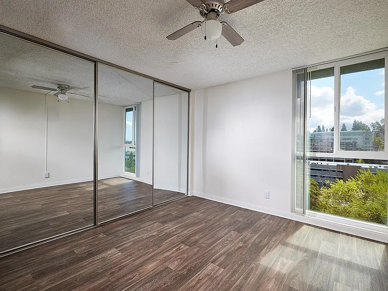 Mellmanor Apartments — Photo 21