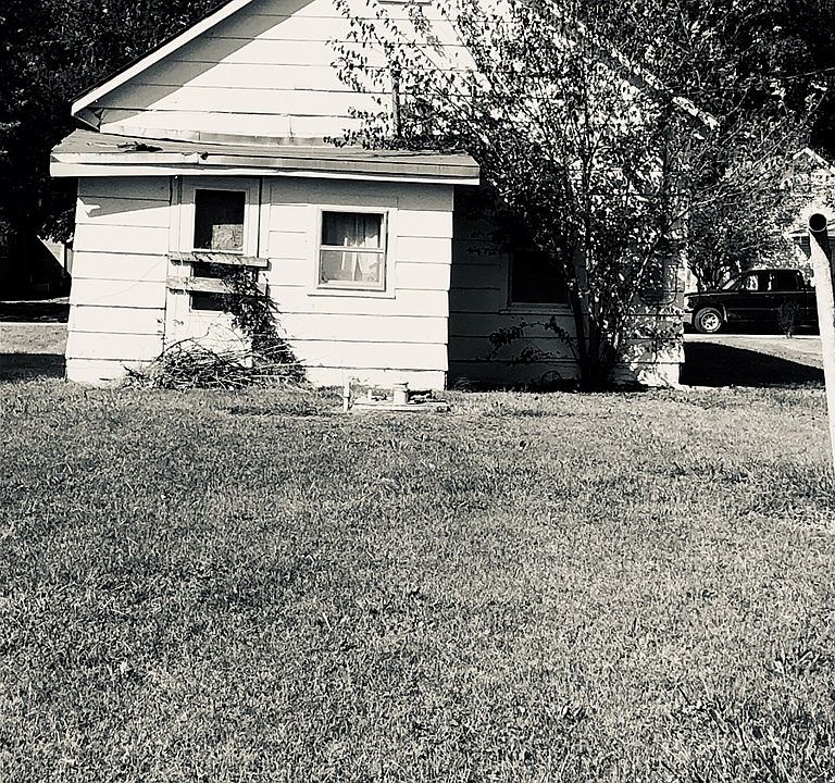 2nd image of 1507 W 7th St