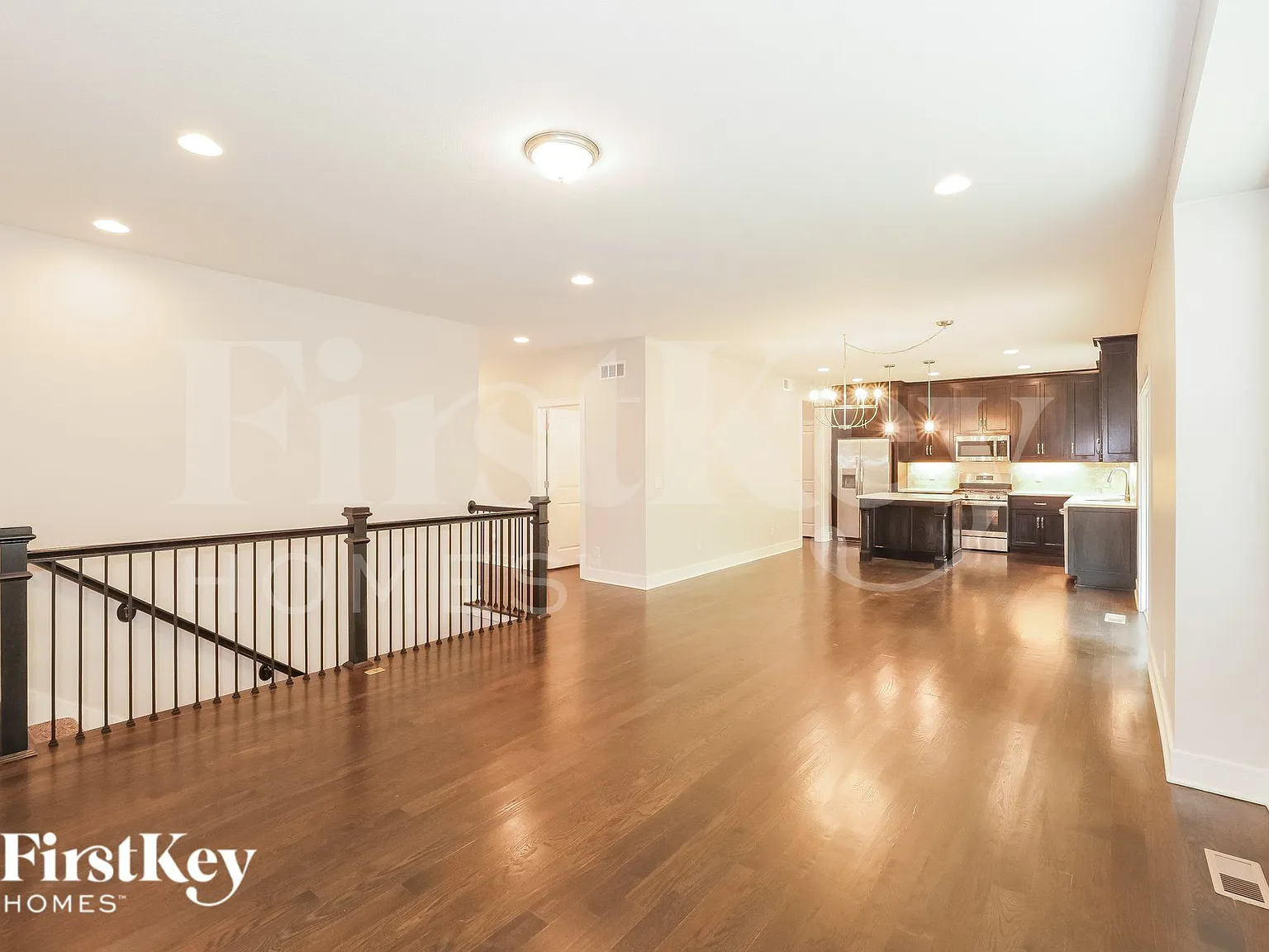 3 bed, 2.5 bath, 2128 sqft, $2,990 — Photo 4
