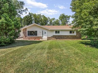1443 Mount Ct, Hubertus, WI 53033