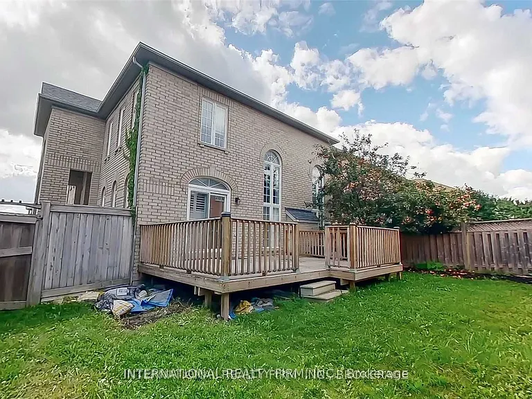 2 Dolce Cres — Photo 35