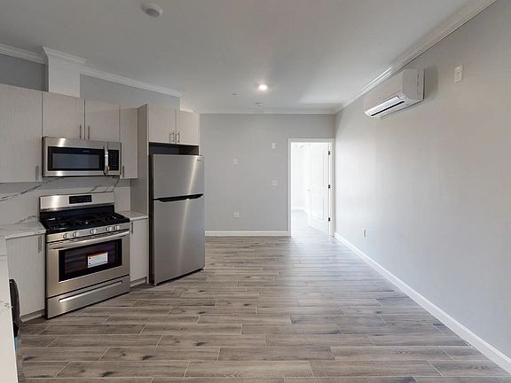 2nd image of 680 Grand St APT 507