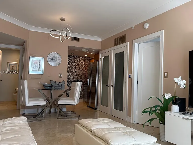 6365 Collins Ave #906 — Photo 2