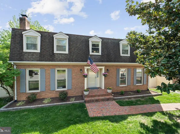 5560 Neddleton Ave, Woodbridge, VA 22193