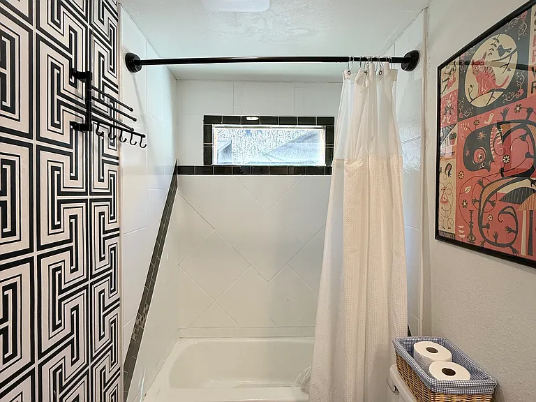 1435 Marion St #2 — Photo 13