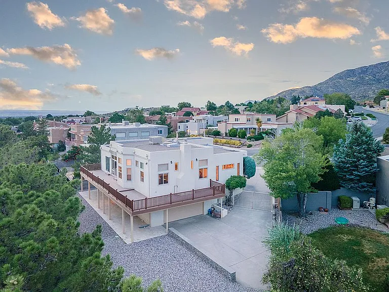 801 Piedra Larga Pl NE — Photo 3