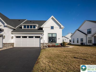 6979 Pine Ln E, Bath, PA, 18014