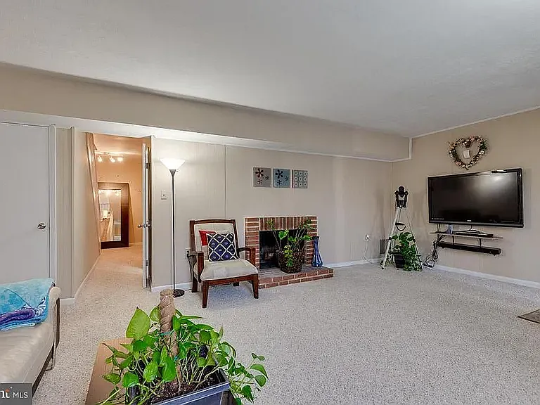 4933 Casimir St — Photo 12