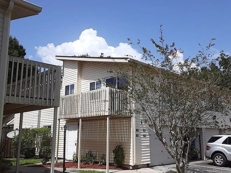 1101 Spring Meadow Dr — Photo 1