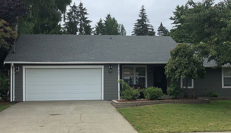 1st image of 902 Tartan Dr SW