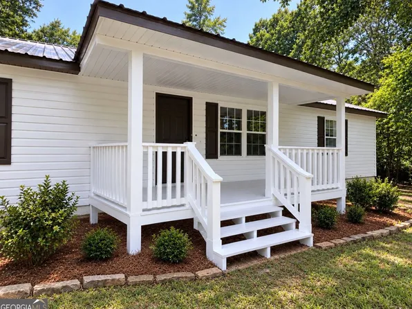 2392 Hancock Dr, Social Circle, GA 30025