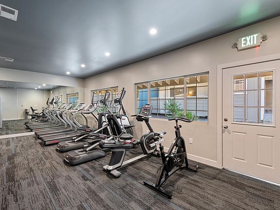 5th image of 202 Calvert Dr #144