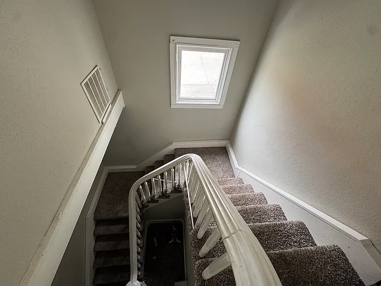 500 E Mechanic St — Photo 2