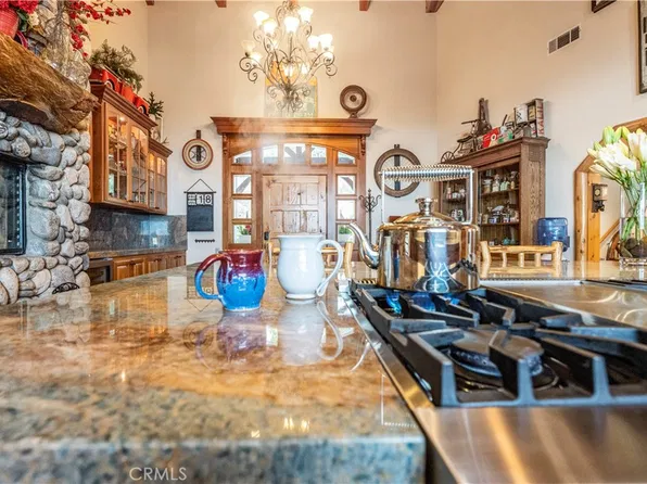 30757 Knoll View Dr, Running Springs, CA 92382