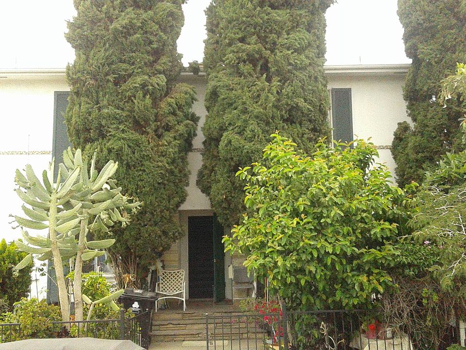 1st image of 1149 N Bronson Ave