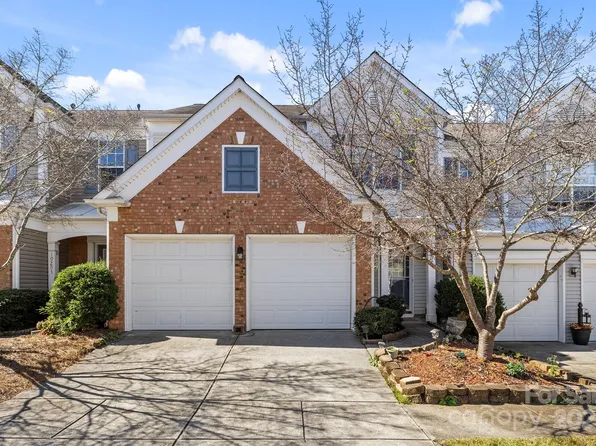 10207 Garmoyle St, Charlotte, NC 28277