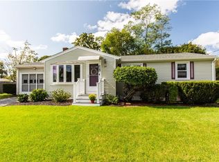 29 Moccasin Dr, Warwick, RI 02889