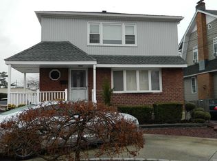 14 Park Pl, Lynbrook, NY 11563
