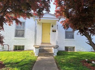 637 E Wood St, Paris, IL 61944