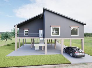 105 Spruce St, Pass Christian, MS 39571