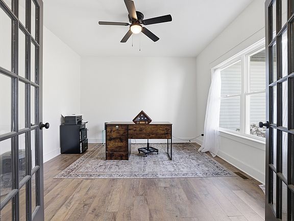 5th image of 953 S Lantern Ln