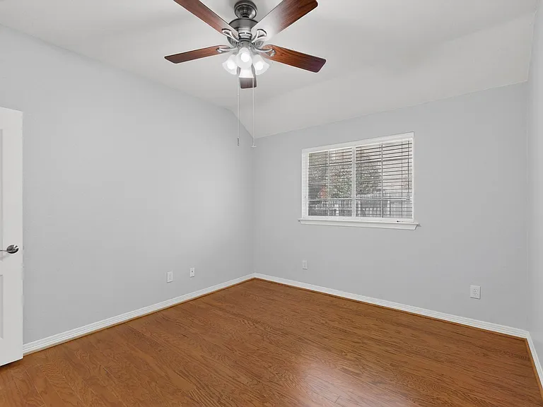 100 Shumard Ct — Photo 24