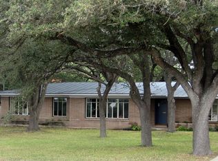 419 Burr Rd, Terrell Hills, TX 78209