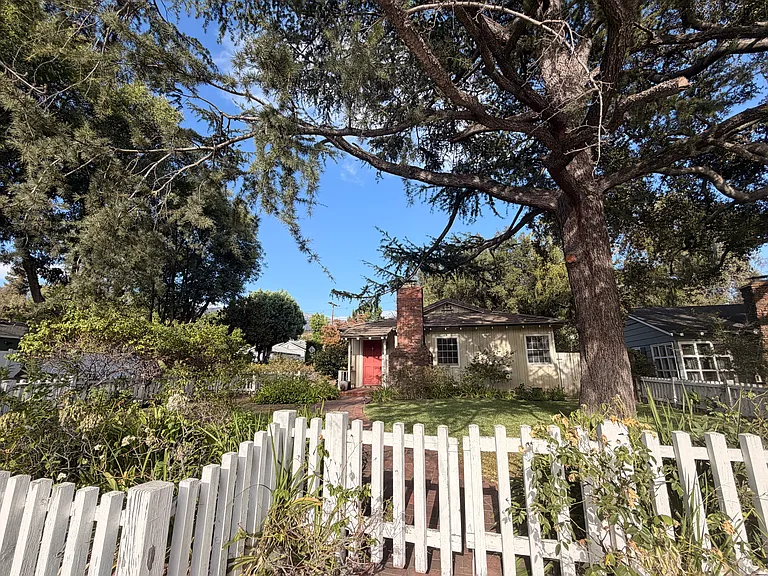 4650 Crown Ave — Photo 24