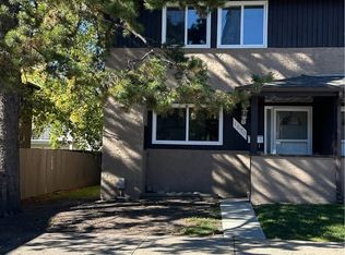 1690 37th St NW, Edmonton, AB T6L 2R7