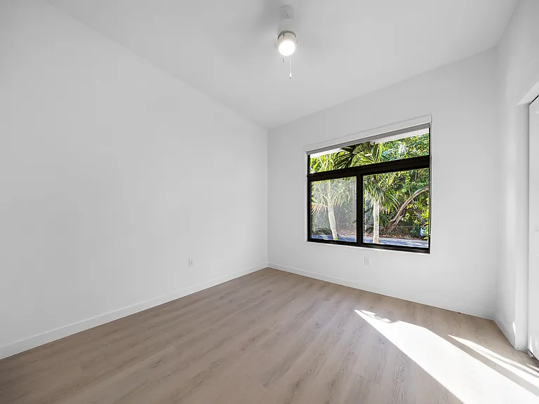 20 NE 19th Ave #205 — Photo 19