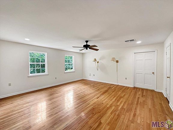 4th image of 931 Montgomery Ave