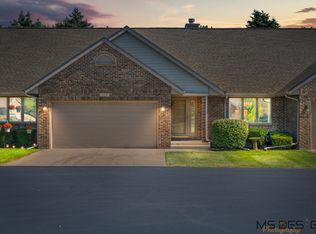 832 Croatian Ct, Sycamore, IL 60178