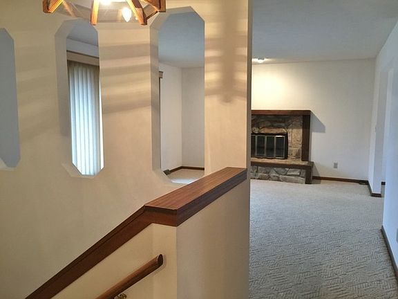 4th image of 4177 Woodlake Ct