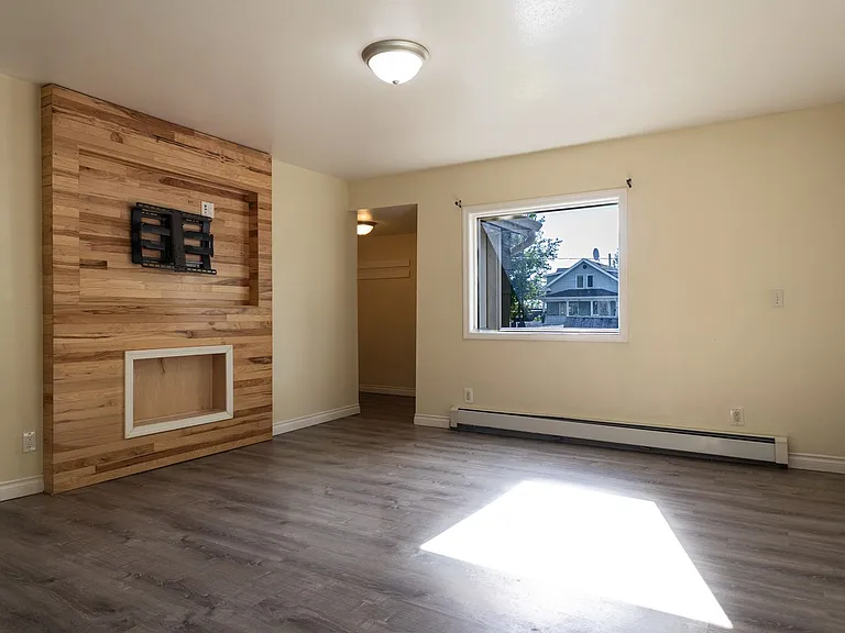 2223 Mercier St — Photo 3