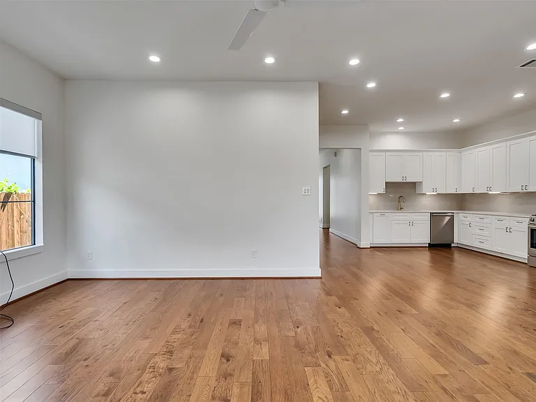 10330 Grove Row Ave — Photo 33