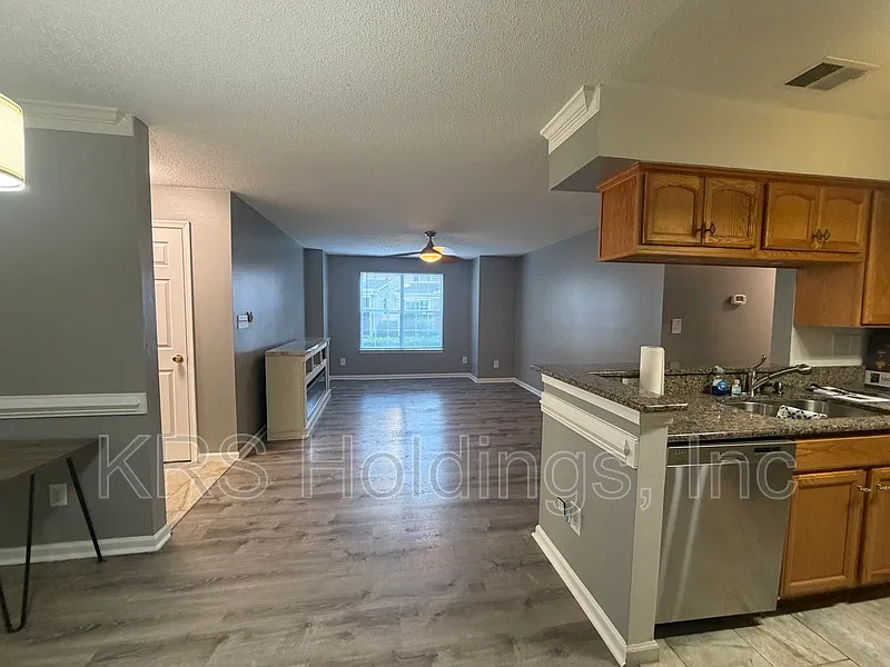 2 bed, 2.0 bath, 1068 sqft, $1,950 — Photo 3