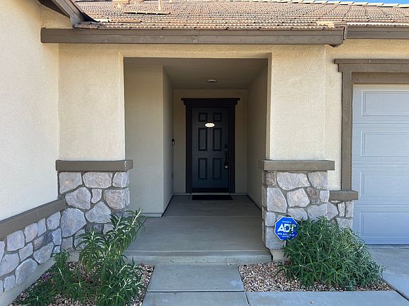 2nd image of 44665 Aspen St
